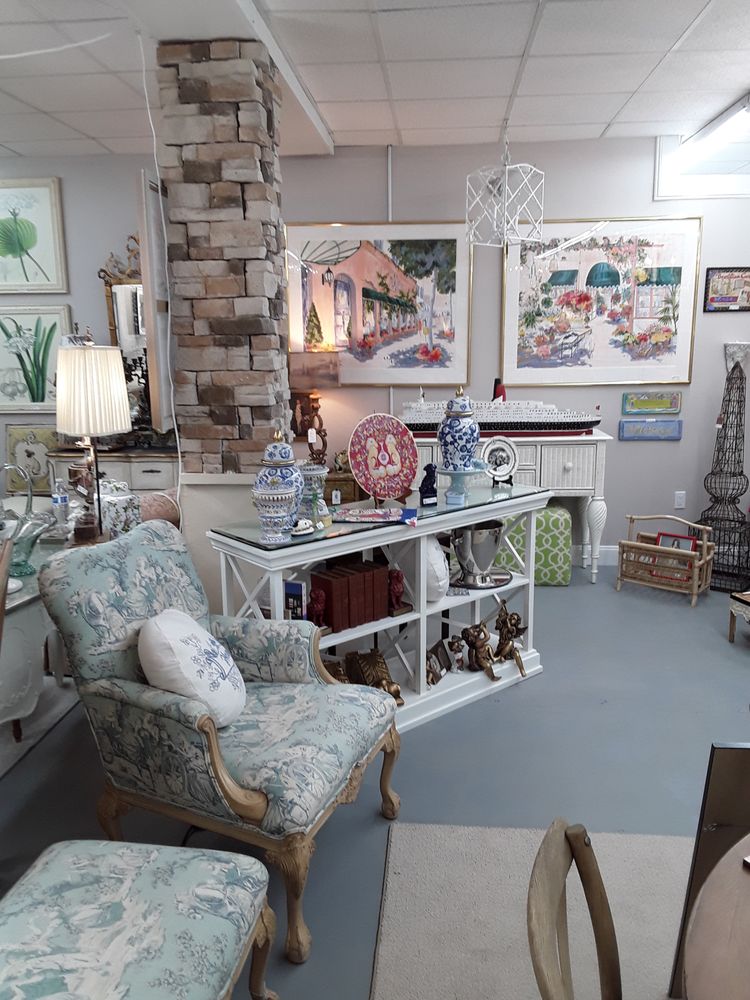 SUMMER HOME AND GARDEN Updated October 2024 12 Photos 1534