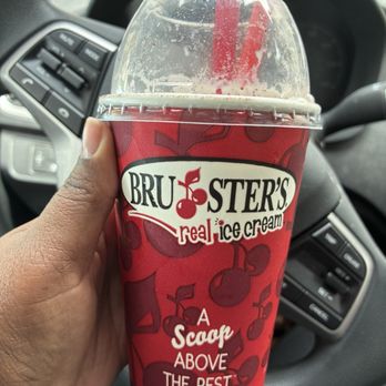 Bruster's Real Ice Cream - Cookies & Cream  Made with OREO Milkshake - Ice Cream & Frozen Yogurt Near Me - La Mesa, California