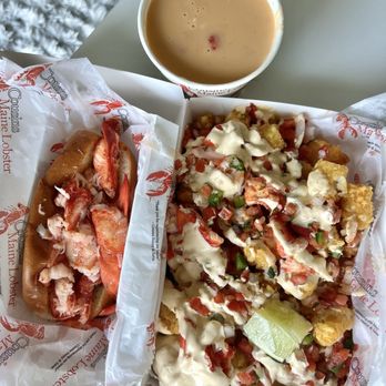 Cousins Maine Lobster - Lobster Bisque Cup, Lobster Tots, Garlic Butter Lobster Roll - Food Trucks Near Me - Waynesboro, Virginia Cousins Maine Lobster - Lobster Bisque Cup, Lobster Tots, Garlic Butter Lobster Roll - Food Trucks Near Me - Waynesboro, Virginia