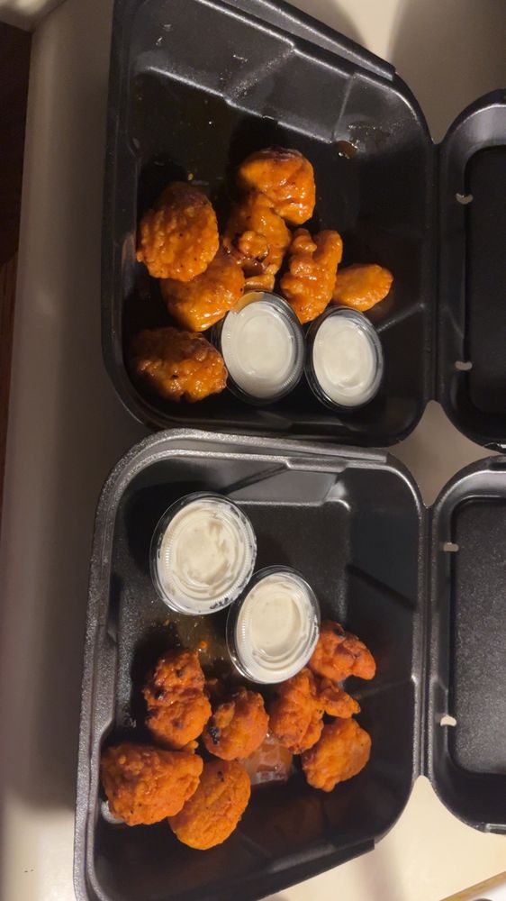 PASQUALLY’S PIZZA & WINGS Updated September 2024 Erie, Pennsylvania