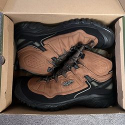 Waxberg's Walk Shoppe - my Plumbing boots