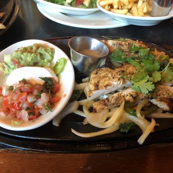 Guapo's Cocina & Bar - Chicken Fajita - Mexican Near Me - Gaithersburg, Maryland Guapo's Cocina & Bar - Chicken Fajita - Mexican Near Me - Gaithersburg, Maryland