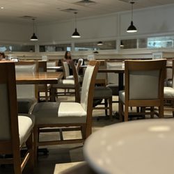 Pagliai's Pizza - Inside dining area