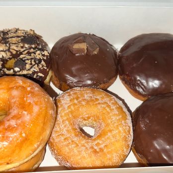 California Donuts - Bakeries Near Me - Los Angeles, California