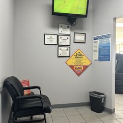 DOBBS TIRE & AUTO CENTERS - Waiting area