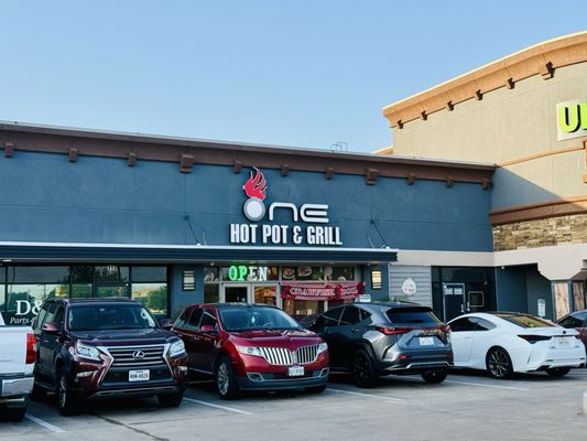 One Hot Pot and Grill by null