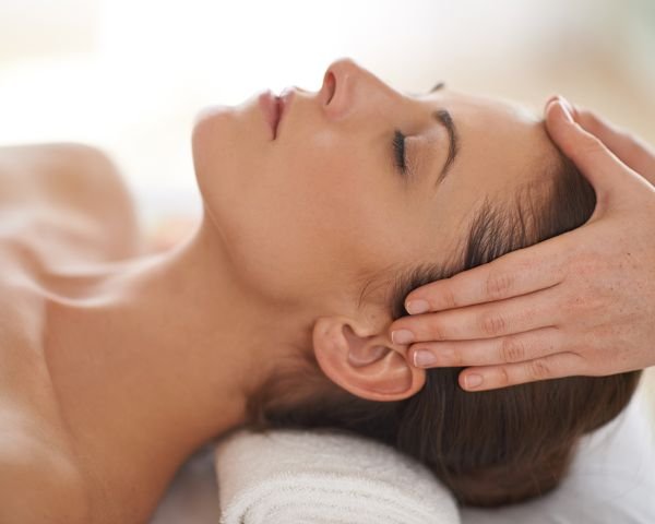 Lee’s Massage Logo