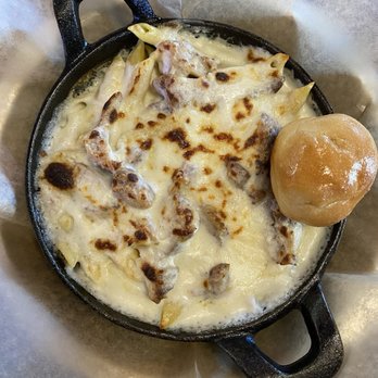 Vecchia Pizzeria & Mercato - Chicken Alfredo with roll - Pizza Near Me - Hoover, Alabama
