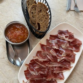 Madre Taberna Moderna - Jamon iberico - Tapas Bars Near Me - Barcelona, B