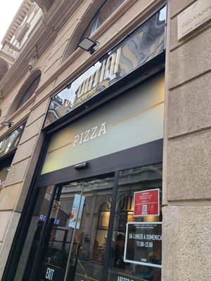 Spontini by null