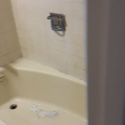 Serranos House Cleaning Services - Clean bathtub after Serrano's Cleaning Serv