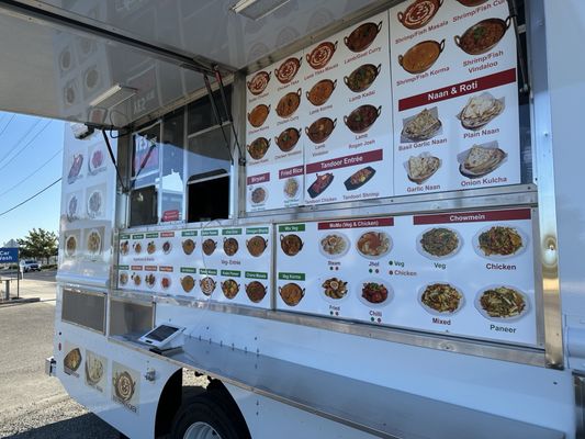 Momo N Curry by null