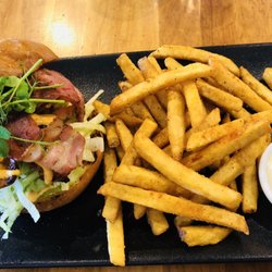 Twisted Tomato - Peripera Chicken Burger With Fries