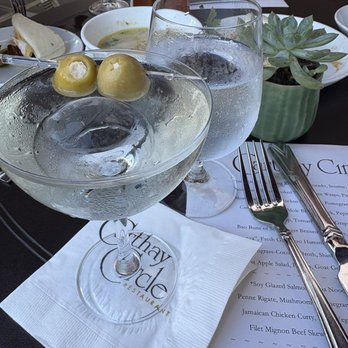 Carthay Circle Lounge - Dirty martini - Lounges Near Me - Anaheim, California Carthay Circle Lounge - Dirty martini - Lounges Near Me - Anaheim, California