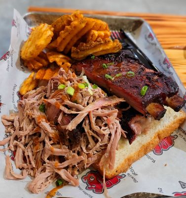 Rollin Smoke Barbeque by null