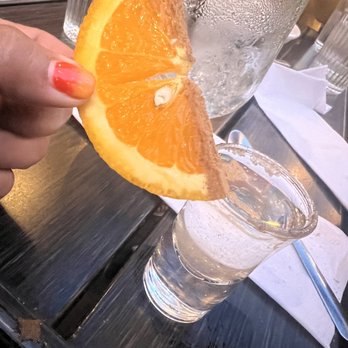 Amor y Tequila - Mexican Near Me - Chicago, Illinois