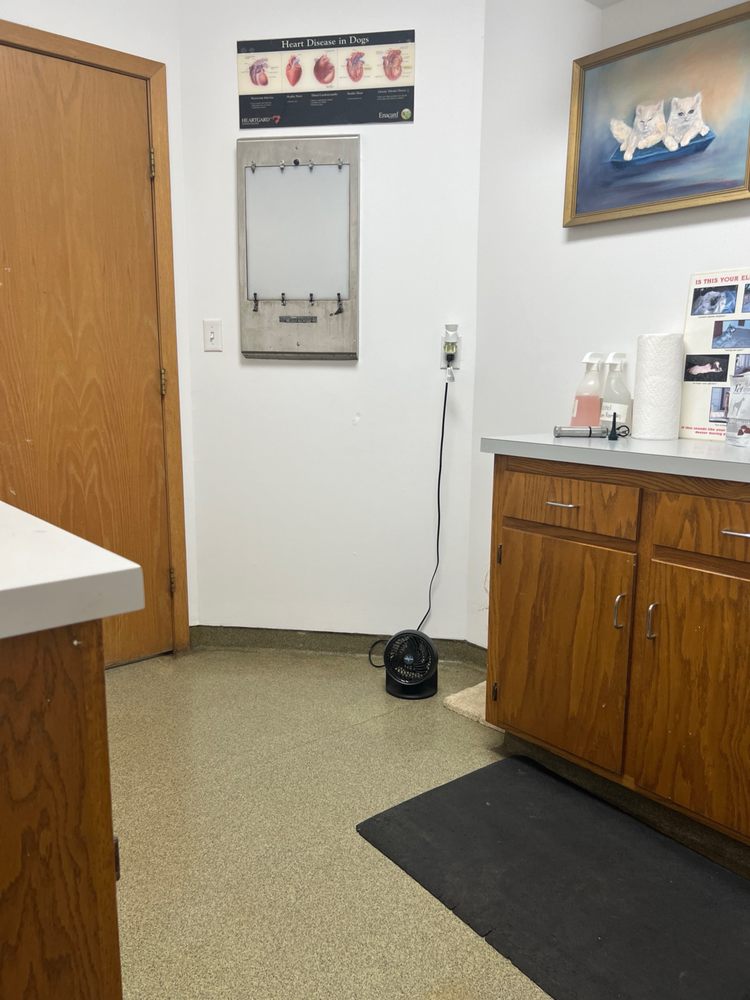 OLATHE WEST VETERINARY CARE Updated September 2024 14 Photos & 10