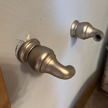Vacasa - Toilet paper roll pulled out of wall - Vacation Rentals Near Me Vacasa - Toilet paper roll pulled out of wall - Vacation Rentals Near Me
