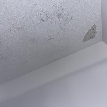 Glenstone Lodge - ceiling in shower - Hotels Near Me - Gatlinburg, Tennessee