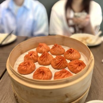 Paradise Dynasty - A7. Crab Meat with Roe Xiao Long Bao (Kurobuta Pork) 蟹粉小笼包 (黑豚肉馅) - Singaporean Near Me - Costa Mesa, California Paradise Dynasty - A7. Crab Meat with Roe Xiao Long Bao (Kurobuta Pork) 蟹粉小笼包 (黑豚肉馅) - Singaporean Near Me - Costa Mesa, California