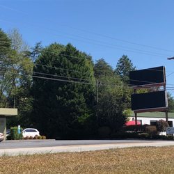 Dental Care on East Main - Office road, Dental Care on East Main. Dentist in Easley, SC.