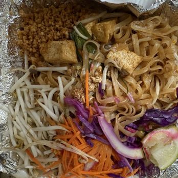Thai Victory Restaurant - Pad Thai. Good except bean sprouts stunk - Thai Near Me - North Hollywood, California