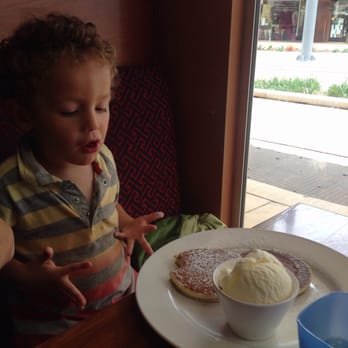 Pancakes in Paradise - Pancakes and ice cream for breakfast ;) - Pancakes Near Me - Surfers Paradise, QLD