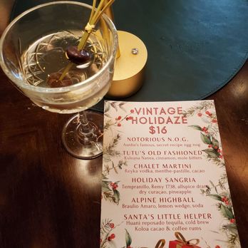 Vintage Books - Chalet Martini - Speakeasies Near Me - Honolulu, Hawaii