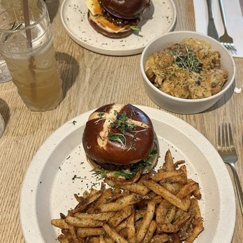 Aunts et Uncles - Vegan Near Me - Brooklyn, New York