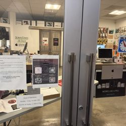 Downtown Hi-Tech - Store front doors