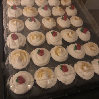 Sam's Club - 30 cupcakes for $14.99 during Valentine's Day. They were great! - Wholesale Stores Near Me - La Marque, Texas Sam's Club - 30 cupcakes for $14.99 during Valentine's Day. They were great! - Wholesale Stores Near Me - La Marque, Texas