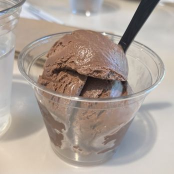 Ice Cream Parlor - One scoop of chocolate - Ice Cream & Frozen Yogurt Near Me - Death Valley, California Ice Cream Parlor - One scoop of chocolate - Ice Cream & Frozen Yogurt Near Me - Death Valley, California