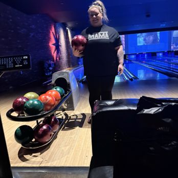 Lucky Strike Orange - Bowling Near Me - Orange, California