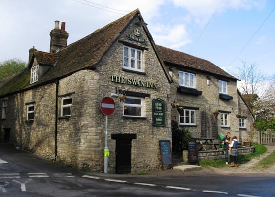Swan Inn Islip by null