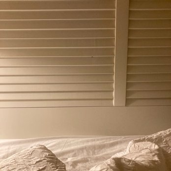 Hampton Inn & Suites Myrtle Beach/Oceanfront - Roach in the headboard - Hotels Near Me - Myrtle Beach, South Carolina Hampton Inn & Suites Myrtle Beach/Oceanfront - Roach in the headboard - Hotels Near Me - Myrtle Beach, South Carolina