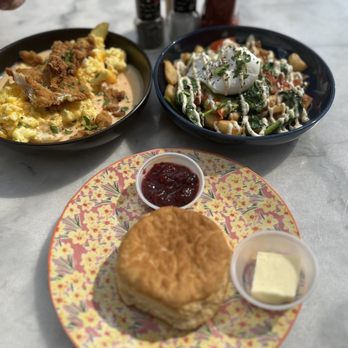 Leeland House - Biscuit | sausage gravy with chicken | sweet potato hash - Breakfast & Brunch Near Me - Houston, Texas Leeland House - Biscuit | sausage gravy with chicken | sweet potato hash - Breakfast & Brunch Near Me - Houston, Texas