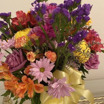 Dillon's Florist - Creative arrangement! - Florists Near Me - Milford, Connecticut