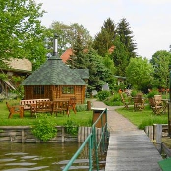 Wiesencafe - Die Grillhütte direkt am See für Gruppen bis 16 Personen geeignet, nicht nur bei schlechtem Wetter gern genutzt - Venues & Event Spaces Near Me - Schwerin, BB