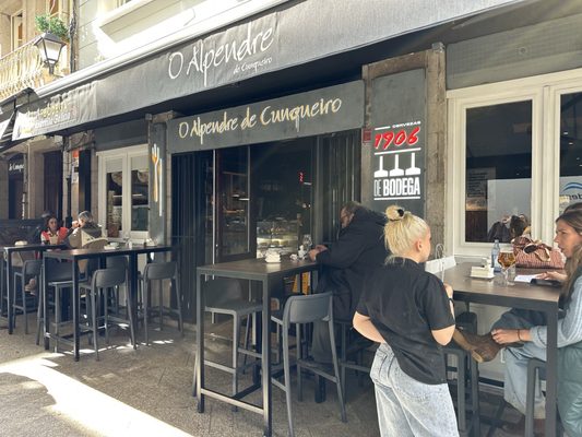 A Taberna de Cunqueiro by null