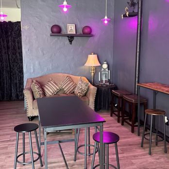 Gravewave Coffee - Fun decor - Coffee & Tea Near Me - Redondo Beach, California
