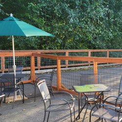 4 Stitch Brewing - Outside