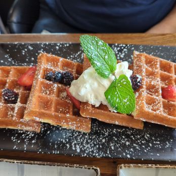 BB Cafe & Catering - Belgian Waffle! 4 squares - Cafes Near Me - Burbank, California BB Cafe & Catering - Belgian Waffle! 4 squares - Cafes Near Me - Burbank, California