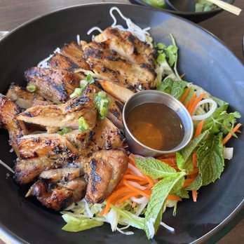 Simmer Vietnamese Kitchen - Lemongrass chicken - Vietnamese Near Me - Petaluma, California