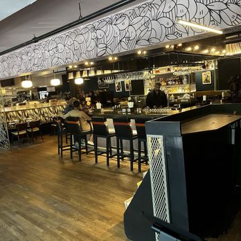 APT 4B - The bar and more seating on that side - Lounges Near Me - Atlanta, Georgia