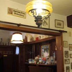Goldene Krone - Kalt-Loch-Bräu: nur ein Schild in der goldenen Krone am 05.04.2015