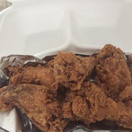 Side of fried chicken wings consists of 5 pieces