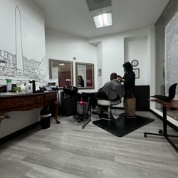 Metro Barber - One chair barber
