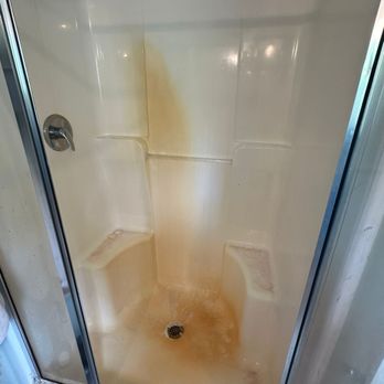 Chinook Cleaning Service - BEFORE - Home Cleaning Near Me - Wolfeboro, New Hampshire Chinook Cleaning Service - BEFORE - Home Cleaning Near Me - Wolfeboro, New Hampshire