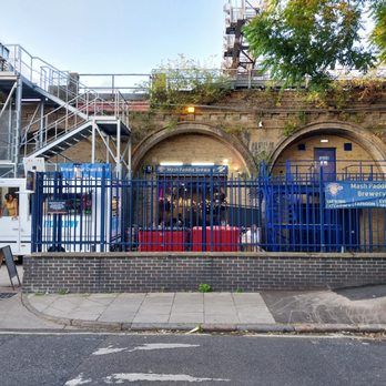 Mash Paddle Brewery - Outside - Brewpubs Near Me - London, XGL Mash Paddle Brewery - Outside - Brewpubs Near Me - London, XGL