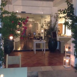 La Petite Table - La entrada al restaurante